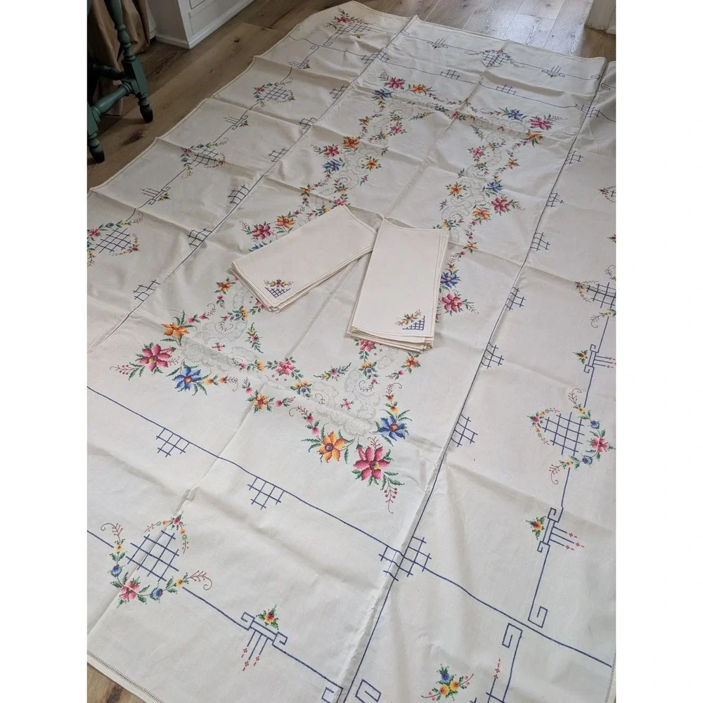 Handmade Vintage Peti Point Tablecloth + 12 napkins Never Used, 72 x‎ 108 inches